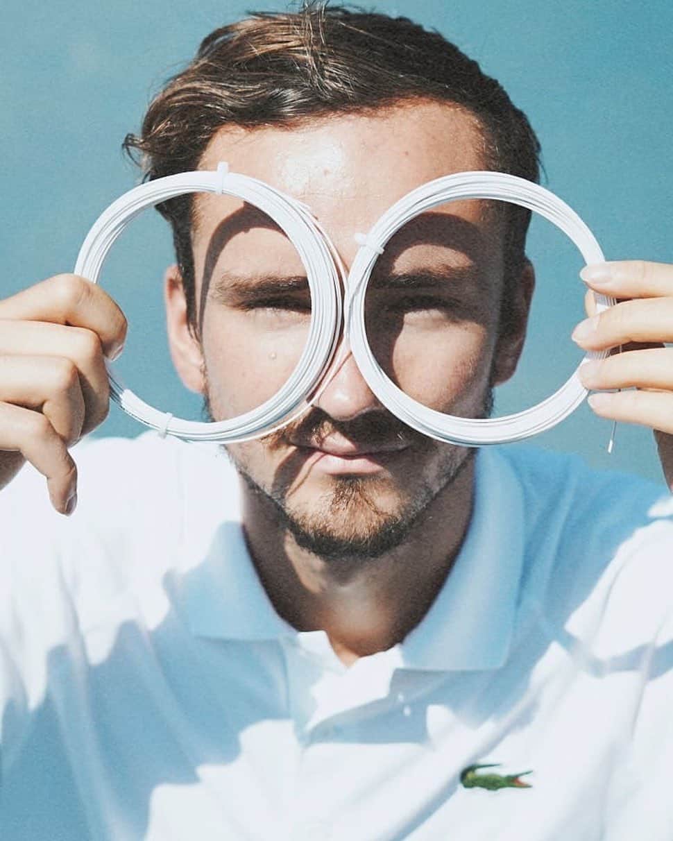 ダニール・メドベージェフのインスタグラム：「I see all of you 👀👻// Я всех вас вижу 👀👻」