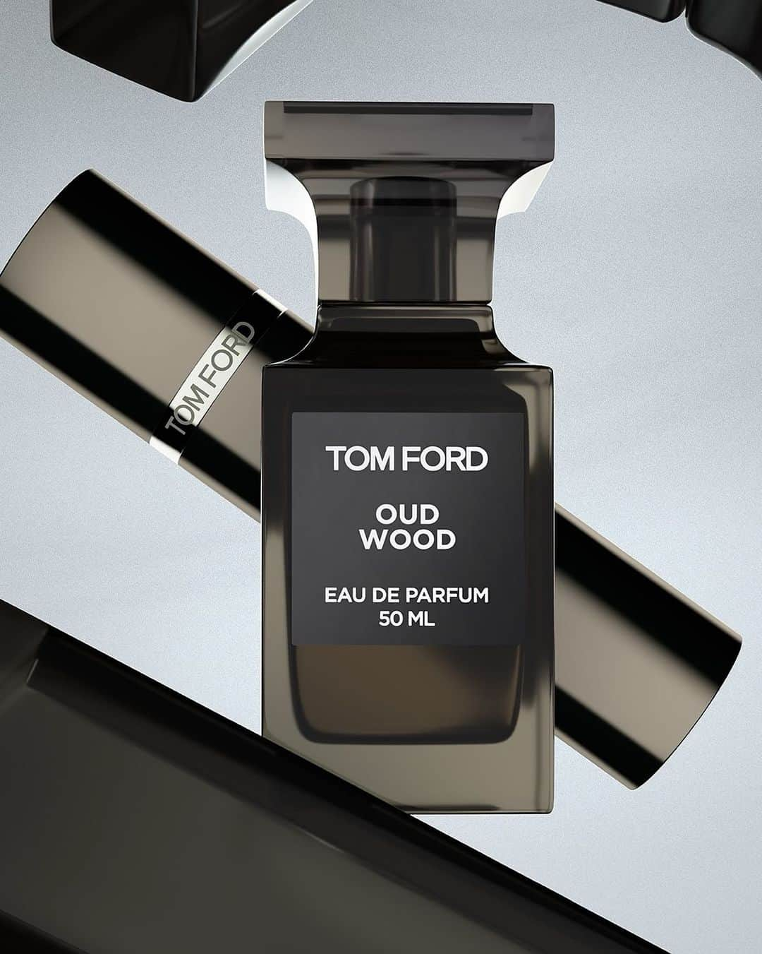 トムフォードさんのインスタグラム写真 - (トムフォードInstagram)「Rare ingredients compose a smoky, seductive imprint for all. Gift the exotic scent of Oud Wood. @tomfordbeauty #TOMFORD #PRIVATEBLEND #TFGIFTS」12月8日 23時17分 - tomford