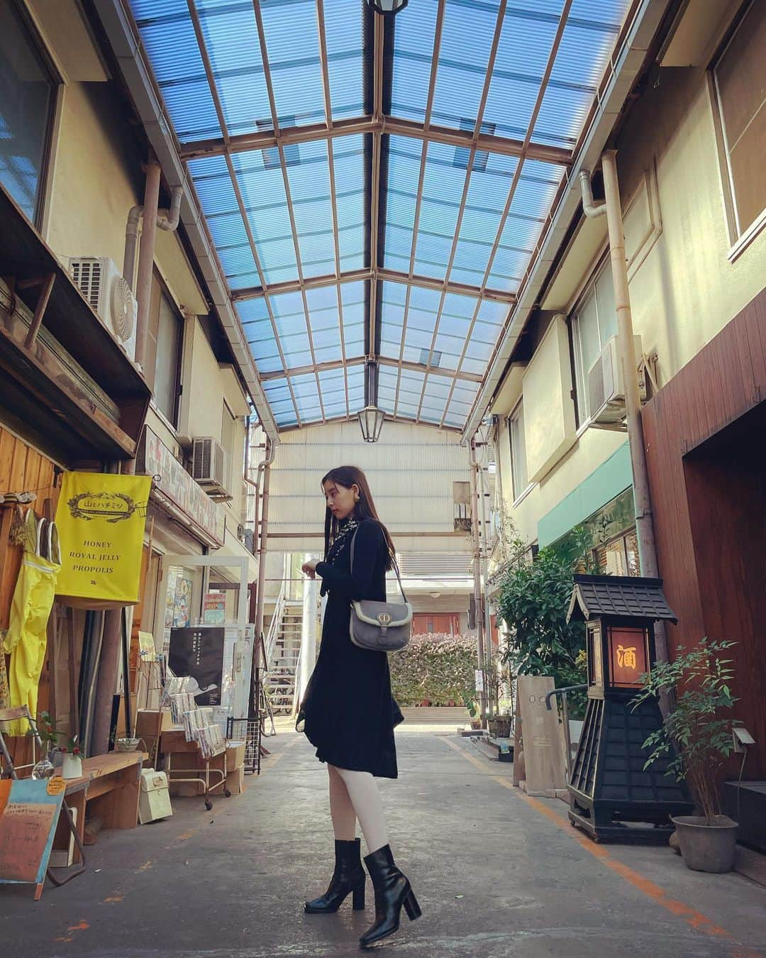 新木優子さんのインスタグラム写真 - (新木優子Instagram)「私服  jacket : @tomwood_project  onepiece : @merlettenyc_jp  boots : @amerivintage  bag : @dior  earring : @snidel_official  scarf : vintage dior ♡  撮影の時だけマスク外しています🙇🏻‍♀️✨」12月9日 0時00分 - yuuuuukko_