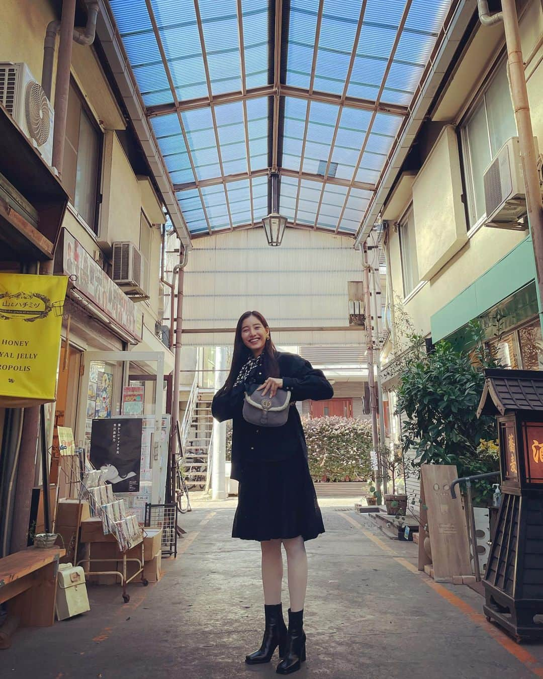 新木優子さんのインスタグラム写真 - (新木優子Instagram)「私服  jacket : @tomwood_project  onepiece : @merlettenyc_jp  boots : @amerivintage  bag : @dior  earring : @snidel_official  scarf : vintage dior ♡  撮影の時だけマスク外しています🙇🏻‍♀️✨」12月9日 0時00分 - yuuuuukko_