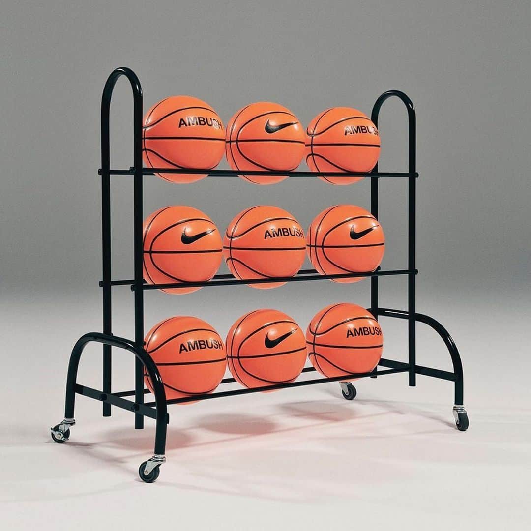 VERBALのインスタグラム：「@NIKE x @ambush_official LIMITED EDITION BASKETBALL🏀  Available on 12.11.2020 at AMBUSH® WORKSHOP 1 AMBUSH® WORKSHOP 2 AMBUSHDESIGN.com  #NIKE x #AMBUSH リミテッドエディションバスケットボール  アンブッシュワークショップ１ アンブッシュワークショップ２ AMBUSHDESIGN.com ...にて12月11日リリース🏀」