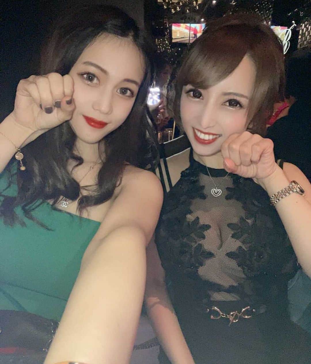 のインスタグラム：「初リゼルであおいちゃん🥰  透明感ありありの女の子でした😘  キャバクラで女子会たのしいねえ😆💖  #メイドカフェ#プティパルフェ#住吉#アールズカフェ#錦#キャバクラ#名古屋#YouTube#17」