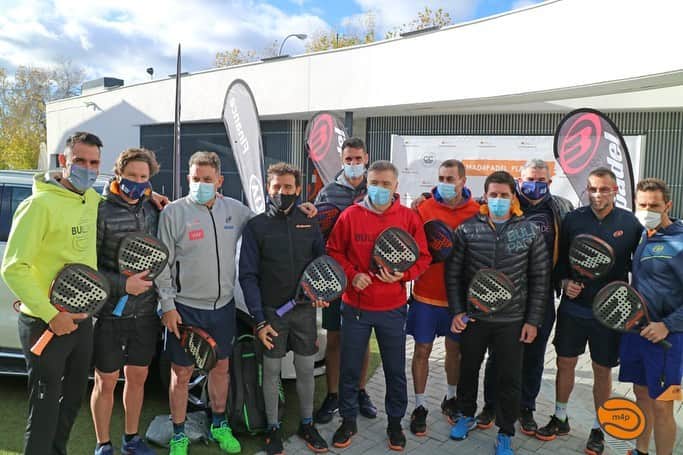 ジョルディ・コディーナのインスタグラム：「Que buen rato hemos pasado esta mañana en @mad4padel organizado por @bullpadelsport y @raulrh77 !!! Muchas gracias por cuidarnos tan bien!!! #bullpadelteam」
