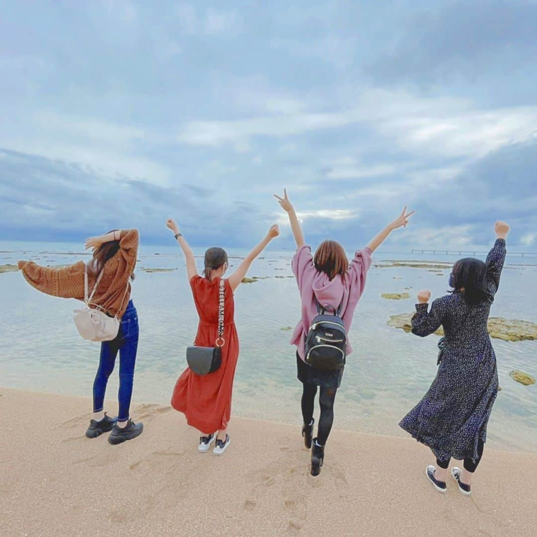 一ノ瀬みくのインスタグラム：「次は晴れの沖縄がいいなってはなしをなはしではなしたよ🌊 #沖縄 #でーじ #寒かった #海 #sea #gotoキャンペーン」