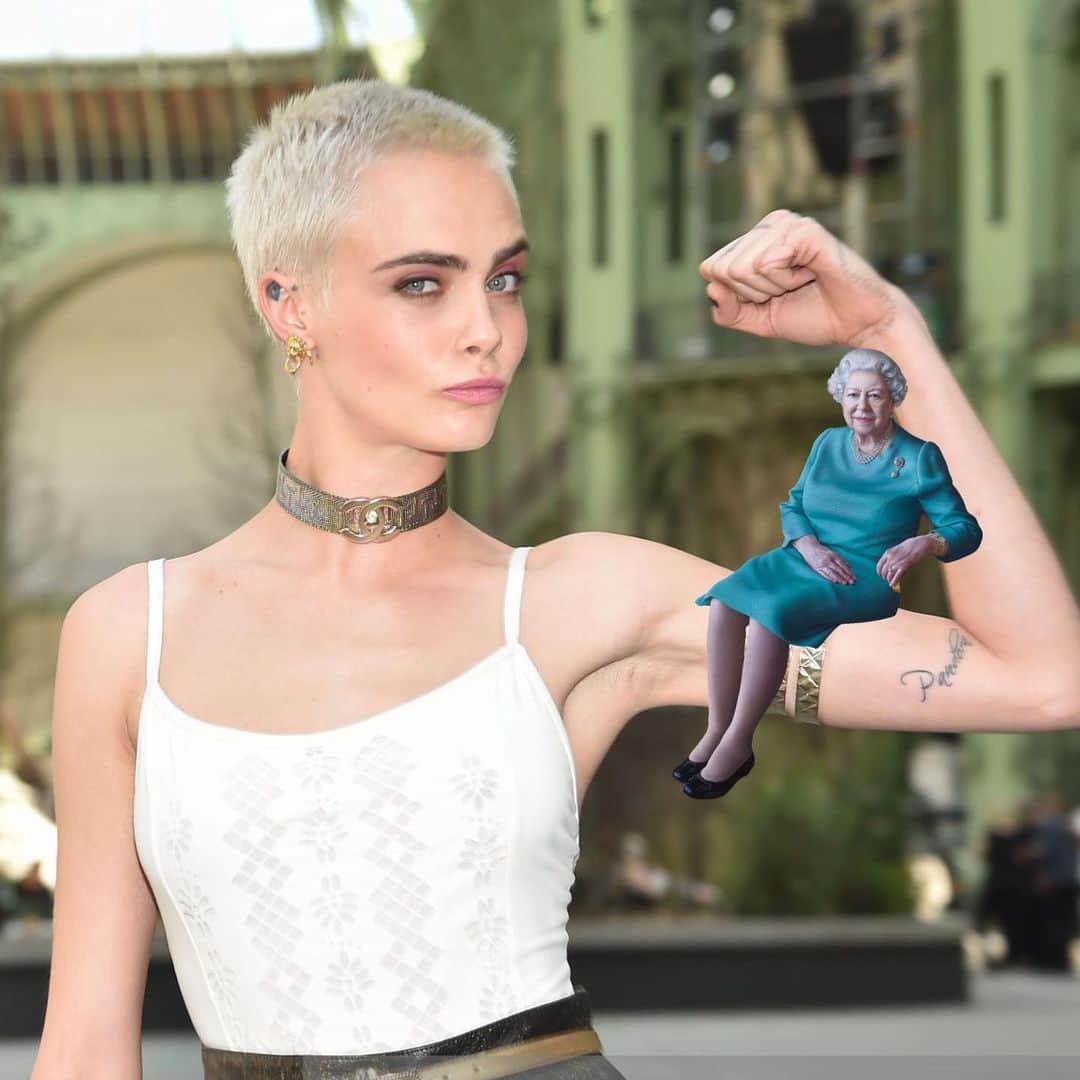 カーラ・デルヴィーニュのインスタグラム：「Had to.   The Queen on Delevingne. 👑  (@elizabethbanks @reesewitherspoon @jennifer.garner) #MyElf」