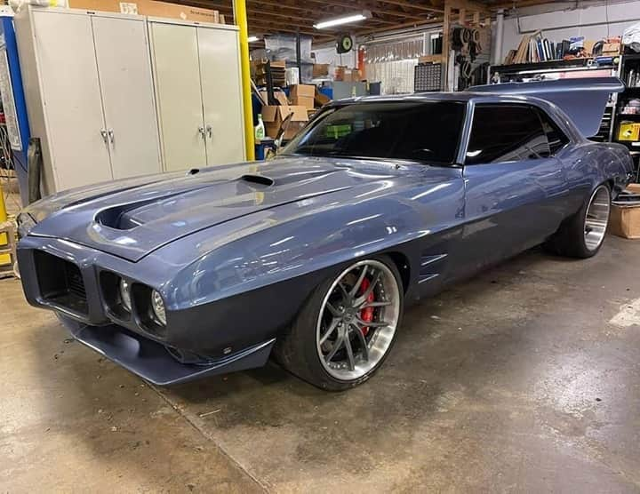 Classics Dailyさんのインスタグラム写真 - (Classics DailyInstagram)「#ClassicsFeature _____ 1969 Pontiac Firebird. Owned by @impounded69firebird _____ #classiccar #musclecar #hotrod #protouring #prostreet #restomod #classicsdaily #streetrod #streetcar #customcar #hotrods #streetrods #pontiac #firebird #protouringfirebird」12月9日 1時02分 - classicsdaily