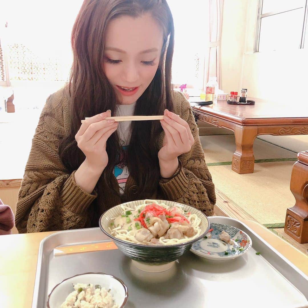 一ノ瀬みくのインスタグラム：「豚足だいすきなので #てびちそば　にしました🥺 #海洋食堂  #沖縄料理 #てびち #うまうま #コラーゲン #ぷりお」