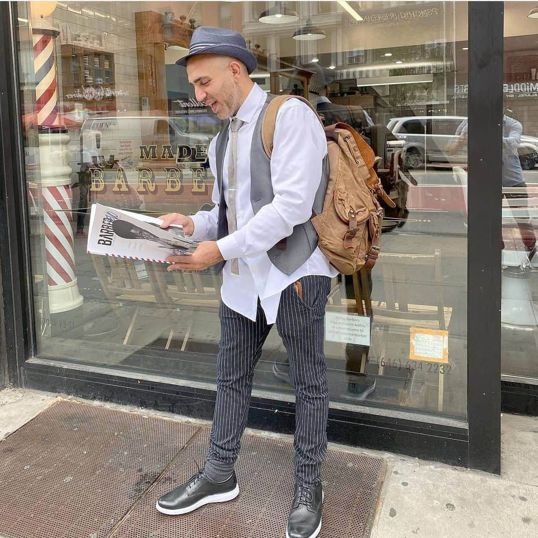 アイクベーハーさんのインスタグラム写真 - (アイクベーハーInstagram)「Now this is some pro #ikebehar shirt styling! We love the untucked look for casual flair 🔥 well done @mademan.barber . . . . . . . . .  #weddingstyle #mask #ikebehar #suitandtie #menswearblog #vintage #film #style #covidrelief #fashionblog #suitandtie #blacktie #behar #suited #twhiskey #fallfashion #sweaterweather #mask #ties #plaid #facemask #covid19 #newyork」12月9日 1時11分 - ikebehar