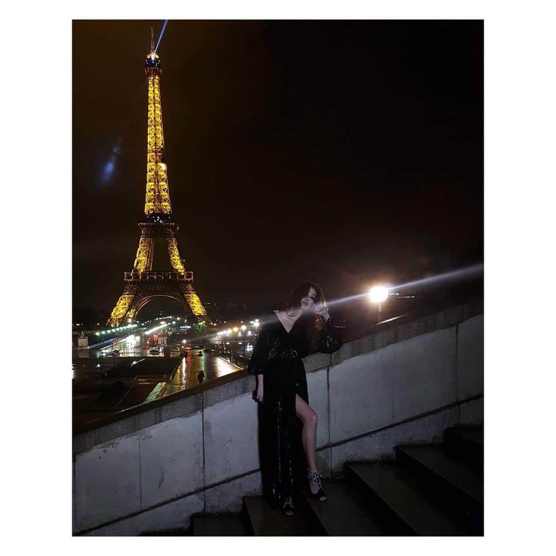 キム・ヒョジンさんのインスタグラム写真 - (キム・ヒョジンInstagram)「In paris #2018」12月9日 1時12分 - hyojin__0705