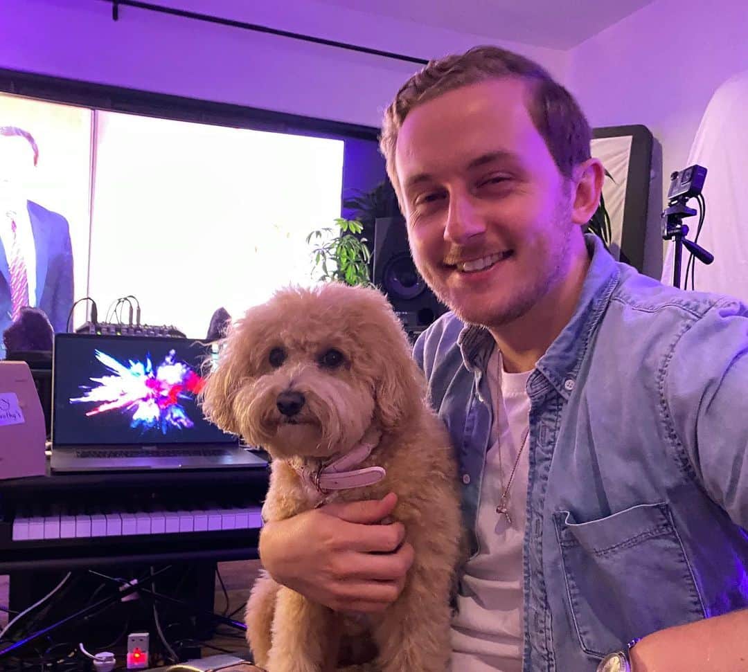 のインスタグラム：「🧀🐶」