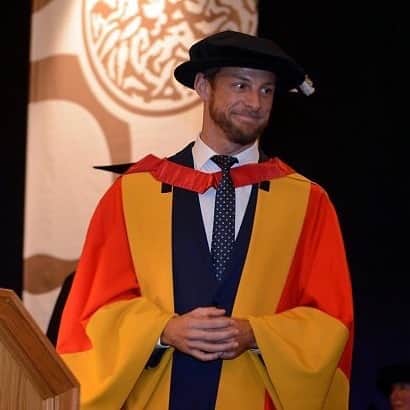 ジェンソン・バトンのインスタグラム：「Dressed for the occasion 4yrs ago with a little cheeky smile after receiving my Honorary Degree in Engineering @uniofbath from Prince Edward. #fakedoctor」