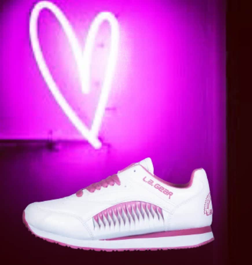 のインスタグラム：「FIRST LOVE 💗 The Flame...in a retro coloration. Shop in stories #Payless #PaylessIsBack #TheFlame #RetroLove #FirstLove #SneakerLove #LAGear」