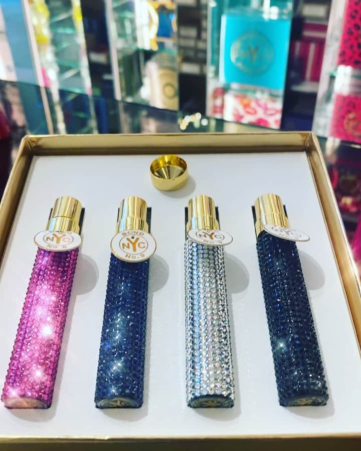のインスタグラム：「It’s a bling day at Bond No.9」