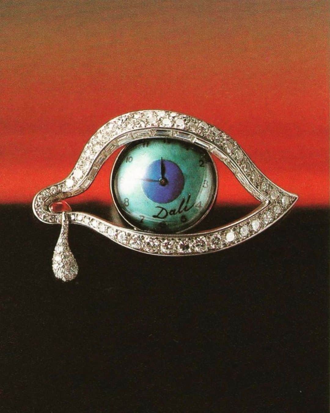 フラヴィア・ルチーニのインスタグラム：「👁 what time is it ? #salvador」