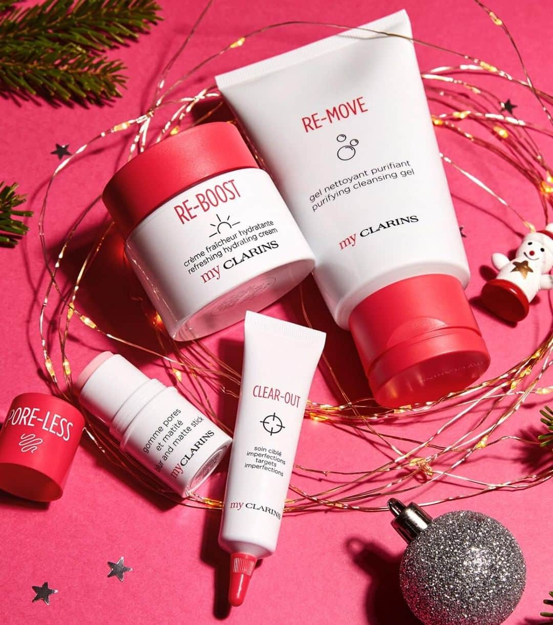 Clarins Méxicoさんのインスタグラム写真 - (Clarins MéxicoInstagram)「+#RegalaClarins Si buscas evitar esos molestos granitos y espinillas antes de las fiestas 🎉🎄 necesitas HUGE nuestros favs de My Clarins. 💖Conoce a estos 4 aliados:  💕 Remove- elimina las impurezas y el exceso de sebo.  💕Re-boost- Hidrata y afina la piel hasta 24 horas 💕Clear Out- Seca los granitos que salen inesperadamente 💕Poreless- Difumina los poros abiertos en minutos.   Encuentra todo en link de nuestra bio. . . . . . . . . #myclarins #naturalskincare #skincare #beauty #natural #naturalbeauty #healthyskin #glowingskin #selfcare #veganskincare #organicbeauty #skincaretips #skincareproducts #beautycare #essentialoils #instabeauty #crueltyfreebeauty」12月9日 12時36分 - clarinsmx