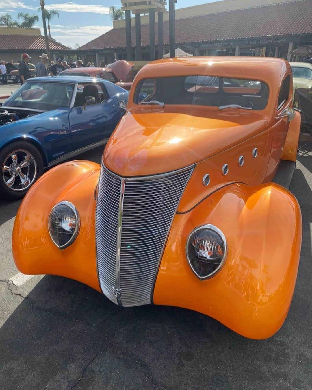 Classics Dailyさんのインスタグラム写真 - (Classics DailyInstagram)「Just hit the market! This 1937  Ford truck has all the goods! _ -3 stage custom paint  -383 SBC Stroker 400hp -Headers  -Flow master exhaust  -700r 4 trans -Custom chassis  -Tubular A arms  -Rack and pinion  -4 link  -Coil overs  -9” rear end -4 wheel disc  -Ps, pb, pdl ,pw ,tilt  -Push button start  -Custom Leather interior  -Sound system  -Digital gauges  -Keyless entry  -18” staggered HRBB Wheels -Nitto tires  _ Contact: @tcd_motorsports  Over $120k in build  $65k in your garage.  _  #hotrods #classiccars #customcars #musclecars #americanmusclecars #hotrodsandmusclecars #americanmuscle #classicmuscle #classiccar #musclecar #hotrod #restomod #classicsdaily #streetrod #protouring #streetcar #customcar」12月9日 11時34分 - classicsdaily