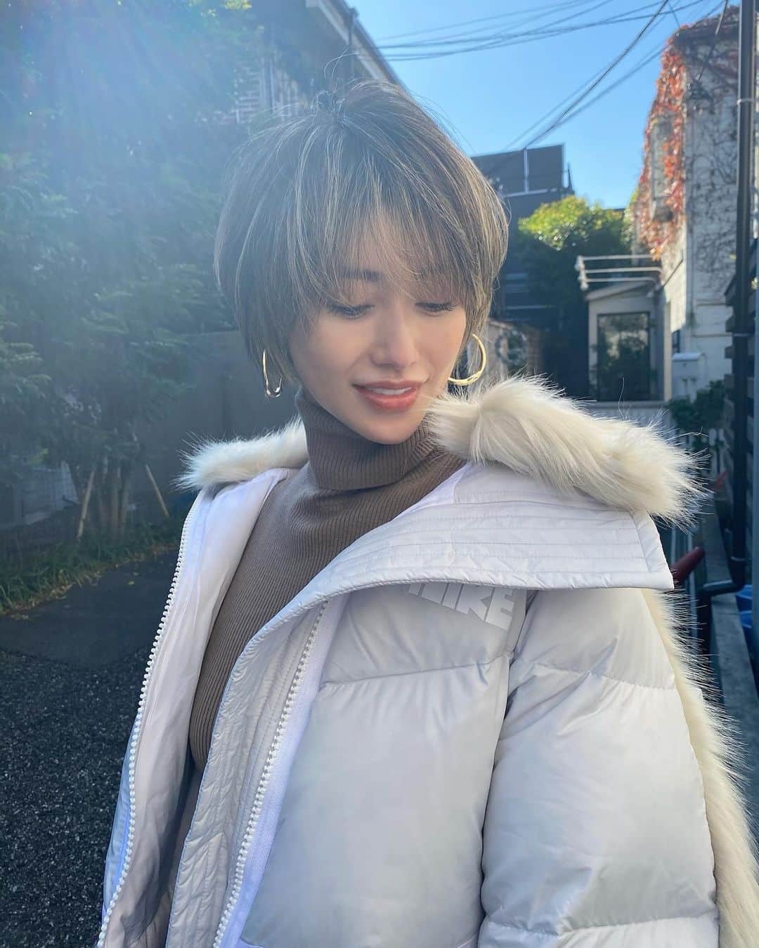&mのインスタグラム：「髪切ったの😚きづいた⁇」