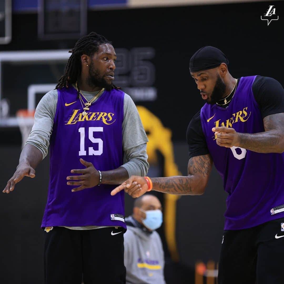 Los Angeles Lakersさんのインスタグラム写真 - (Los Angeles LakersInstagram)「New guys bringing it right away.」12月9日 11時40分 - lakers