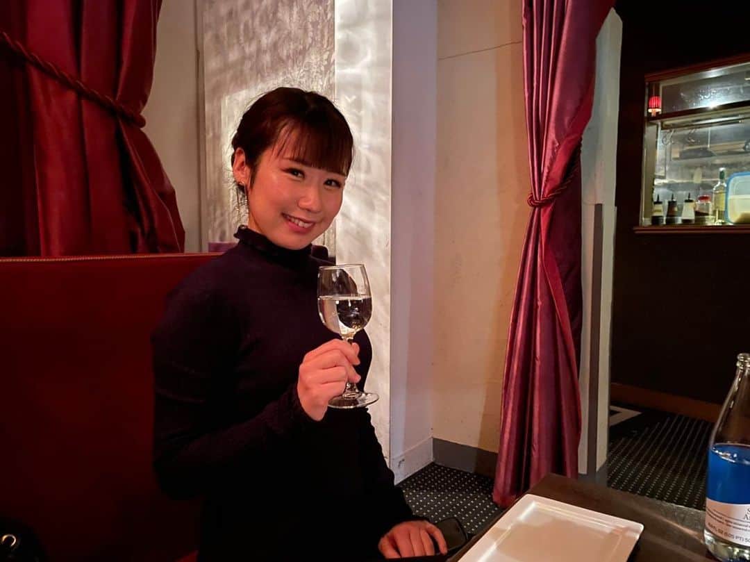 のインスタグラム：「お友達がクリスマスプレゼント🎁🎄にと、﻿ 大好きなプーさんのハンドクリームとバスソルトセットをくれました🥺💕﻿ 優しい心を持っているお友達。﻿ 好きなものを覚えていてくれて、幸せをくれるお友達にありがとうが尽きません😌❤️﻿ また会うのが楽しみだ〜✨﻿ ﻿ #マディソンニューヨークキッチン #恵比寿  #恵比寿グルメ #bistro #instagood #instalike #카페투어 #photography #mood #camera #tokyo #happy #좋아요 #데일리룩 #맛스타그램 #맛집 #instapic #dinner﻿ #model #photography #撮影 #photo  #ootd #粉我 #时装  #likeforlikes  #hairstyles  #photooftheday #fashion #igers」