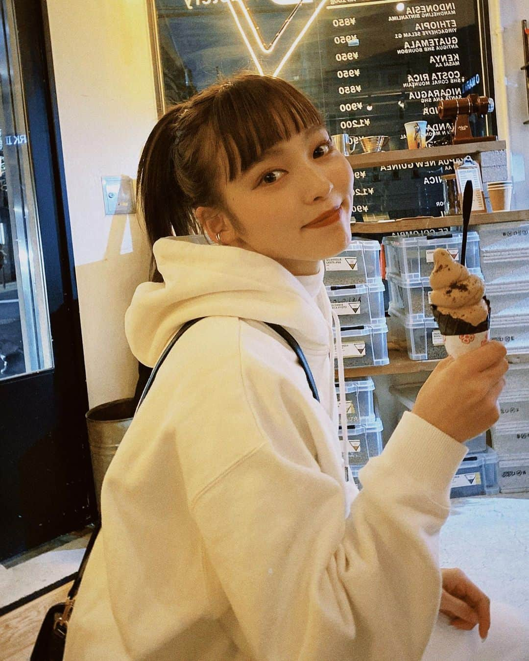 高橋野乃子さんのインスタグラム写真 - (高橋野乃子Instagram)「． やっぱりぱっつんが落ち着く💇🏼‍♀️」12月9日 12時04分 - _nonstyle_