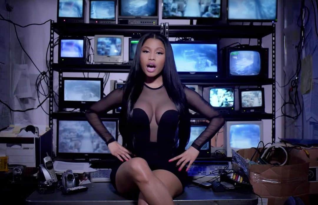 ブライアン・リッテンバーグのインスタグラム：「SHOP DRESSES ON brianlichtenberg.com @nickiminaj IN THE #brianlichtenberg SIDE SPLIT FREAKUM DRESS 🖤」