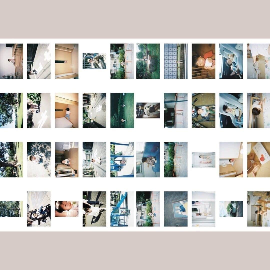 Photobackさんのインスタグラム写真 - (PhotobackInstagram)「毎月スタッフが特に気になった作品をピックアップしてご紹介する「今月の一冊」📕  . 今月の一冊は、おおしたなつかさんの作品「Film days」です😊 . 日常の中にひそむ一瞬のあどけない表情をとらえた フィルムならではのあたたかさがつたわってくる一冊です。 . ページいっぱいに横向きに配置された 斬新なレイアウトが思わず見入ってしまいます✨ . 後半にある総集編ページの中には お子さまのたくさんの表情がつまっていて みていてあたたかい気持ちになります😊💓 . 今月の一冊「Film days」を すべてご覧になりたい方は、 @photoback.jp 本日のストーリーズ、 またはハイライトの「今月の一冊」をチェック！ 公開サイトにアクセスできます👀✨ . #photoback #フォトバック #フォトアルバム #フォトブック #アルバム #フォトブック作成 #フォトブックづくり #photoback今月の一冊 #photoback作品紹介2020 #みんなのphotoback #思い出 #LIFE #Filmdays #フィルム写真 #フィルム #フィルムカメラ #日常 #親子 #家族 #こどもと暮らす #こどものいる暮らし」12月9日 12時15分 - photoback.jp