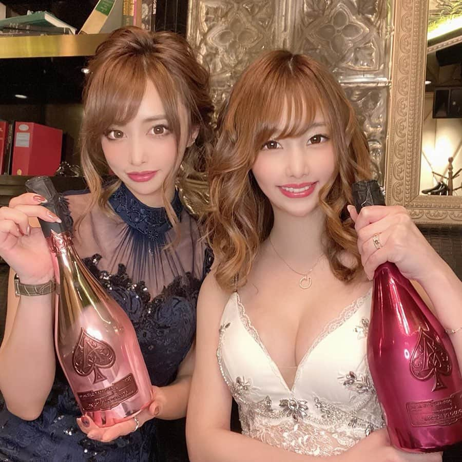 サキ吉さんのインスタグラム写真 - (サキ吉Instagram)「ガルマネのYouTube撮影でキャバ嬢になってきた🤭❤️ ． ゲストの天海りこちゃんが可愛すぎて眼福でした😭💖💖💖 共通点も多くて仲良くなれて良かった👼 動画も近々アップされます💞 お楽しみに💋 ． #ガルマネ #YouTube企画 #キャバ嬢 #キャバ嬢体験 #歌舞伎町 #新宿 #キャバクラ #アルマンド #リュクセ #求人サイト #転職活動 #夜職 #職業体験 #ヘアメイク #ドレス」12月9日 12時23分 - sakikichi1201