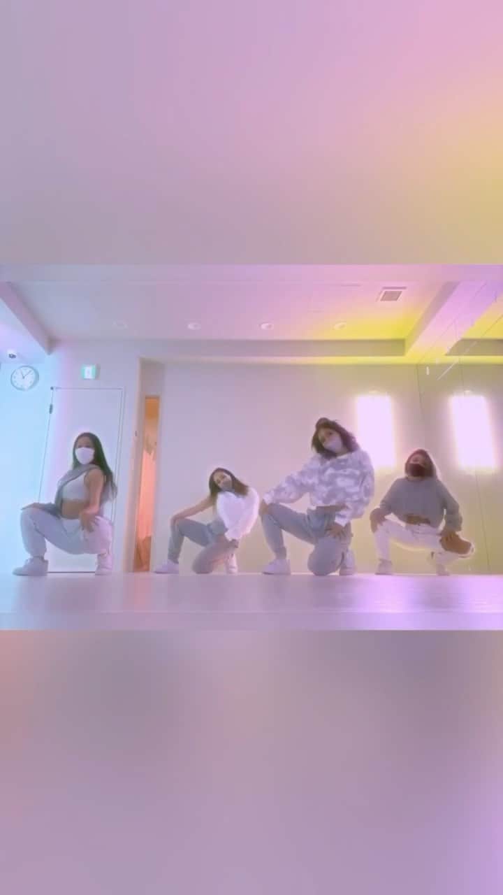 のインスタグラム：「@teenearr @9ueenz 💖🤍 #teenearr#9ueenz#dance」