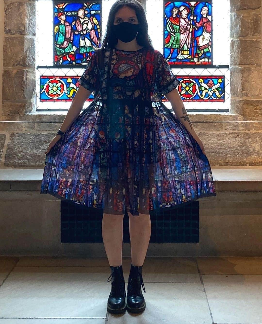 メトロポリタン美術館さんのインスタグラム写真 - (メトロポリタン美術館Instagram)「When the light hits just right ☀️ Happy Tuesday from this glowing stained glass #MetTwinning, courtesy of @cameramademe. ⁣ ⁣ ⁣ ⁣ Where do you find yourself at The Met or @metcloisters? Share it with #MetTwinning. ⁣」12月9日 3時35分 - metmuseum