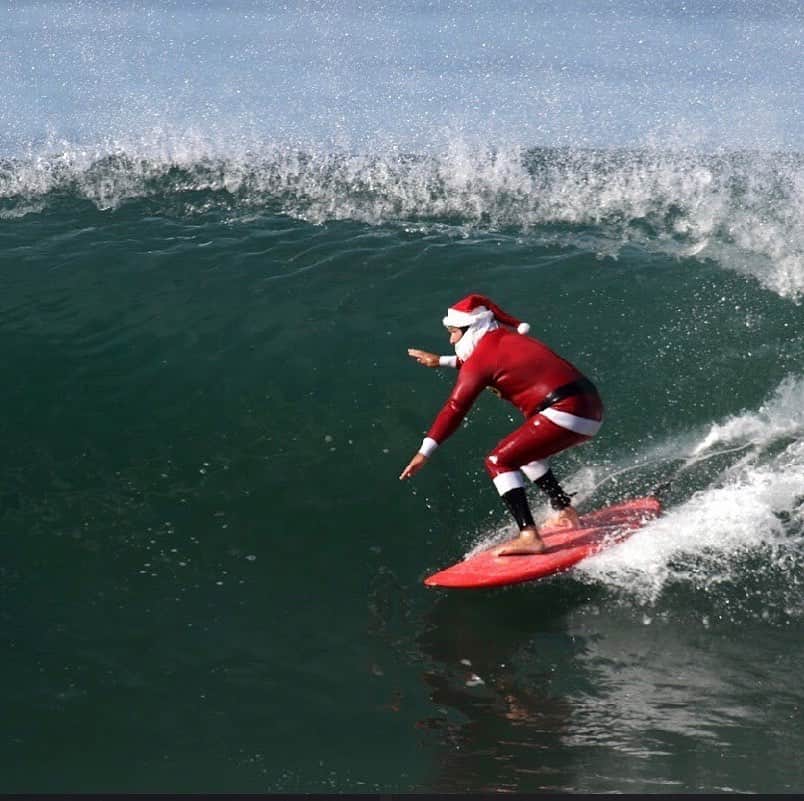 ボディーグローブさんのインスタグラム写真 - (ボディーグローブInstagram)「Ho, Ho, Ho! Bring in the Holiday Spirit like never before! Limited Edition Santa Wetsuits are available now!   ~~ **Very limited auantities available** These will go fast from bodyglove.com  #surfingsanta #santasurfer #allthingswater #bodyglove #bodyglovegirl #happyholidays #santawetsuit #bodyglovewetsuits #santaclause #oldsaintnick #holidaycheer #holidays #thesurfingsanta #santaclauseiscomingtotown #santaclausoffice #santaclausiscoming #santashelper #santashelpers」12月9日 3時46分 - bodyglove