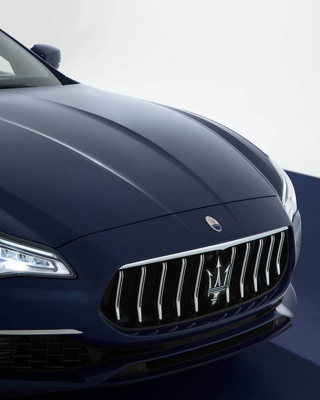 マセラティさんのインスタグラム写真 - (マセラティInstagram)「There are luxury sedans, then there is the Maserati Quattroporte. #MaseratiQuattroporte #Maserati」12月9日 3時47分 - maserati