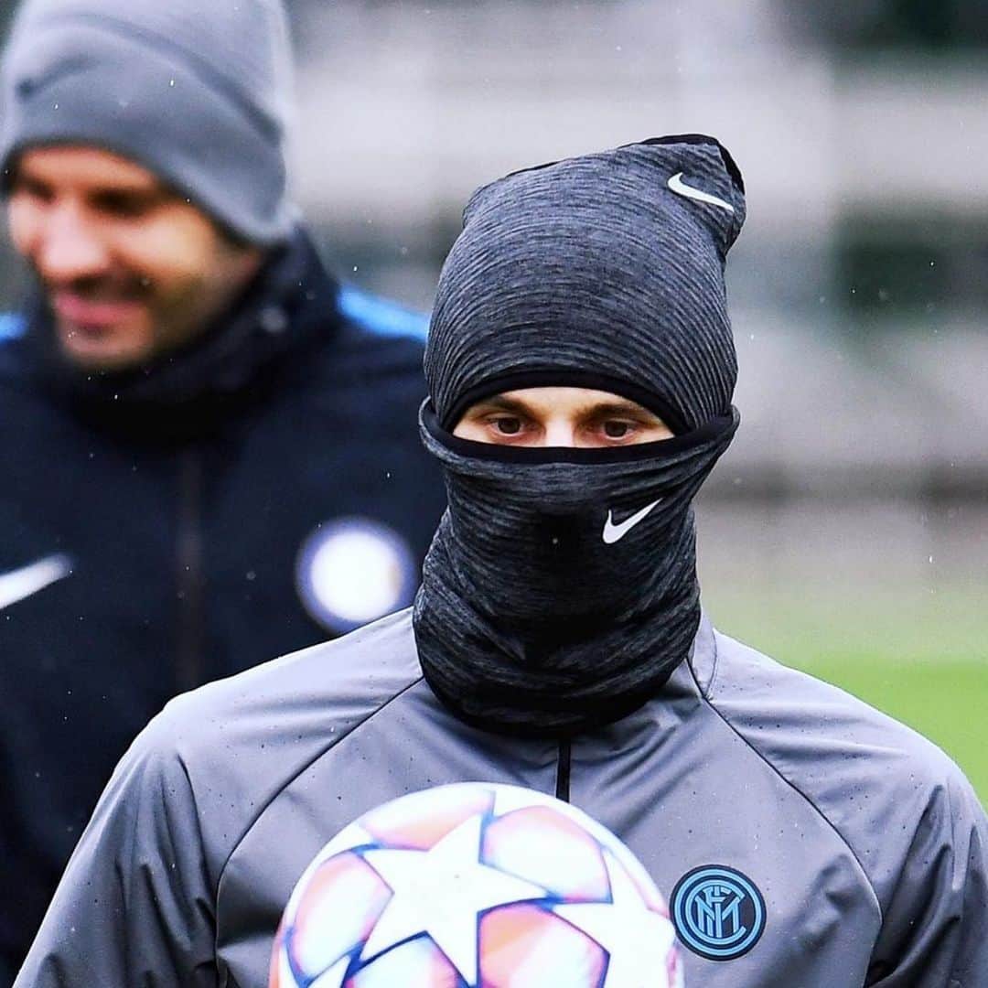 マルセロ・ブロゾビッチのインスタグラム：「🥶 @championsleague @inter 🖤💙」