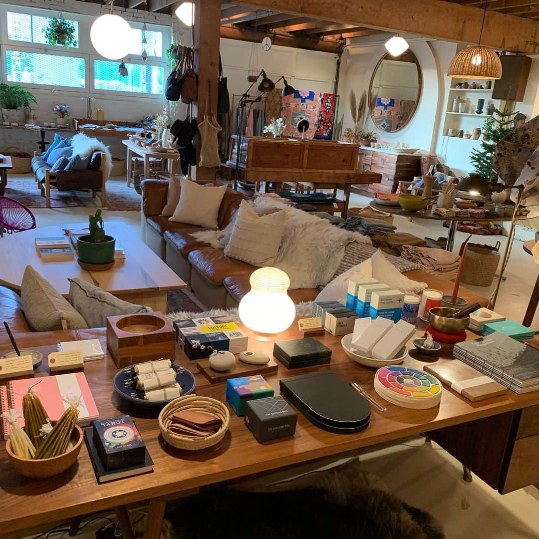 Beam & Anchorのインスタグラム：「Open 12-5 today 👋🏼」