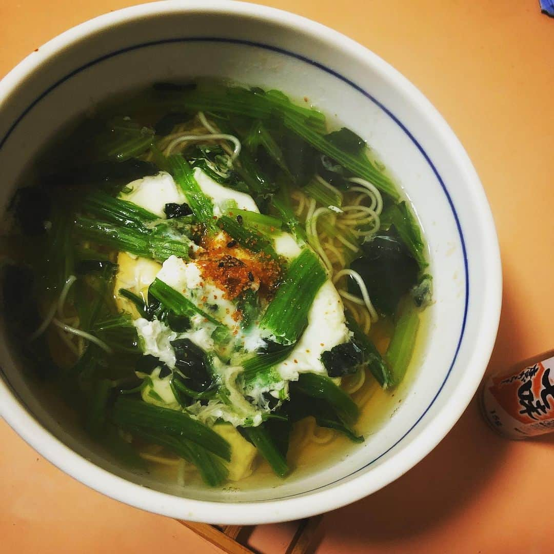 吉岡麻由子さんのインスタグラム写真 - (吉岡麻由子Instagram)「#深夜飯﻿ #煮麺﻿ ﻿ #🥬#🥚﻿#そうめん #ほうれん草#卵﻿ #麺つゆ#七味﻿ ﻿#そうめんレシピ  ﻿ おやすみなさい⭐」12月9日 4時41分 - mayuko.1017