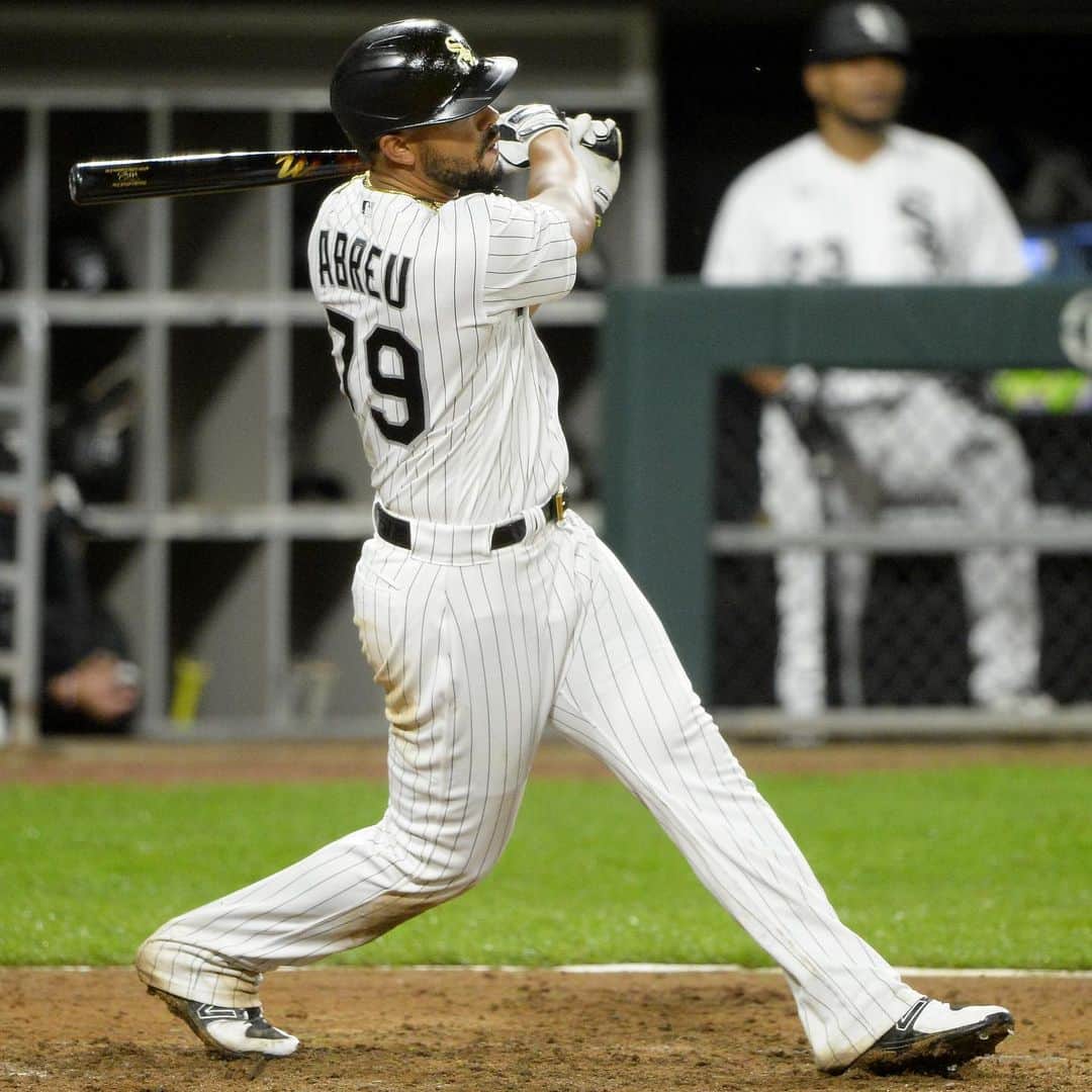 シカゴ・ホワイトソックスのインスタグラム：「José Abreu has been named the A.L. winner of the 2020 Hank Aaron Award, recognizing the most outstanding offensive performer in each league!   Abreu is the first White Sox player and first Cuban-born player to win the Hank Aaron Award.」