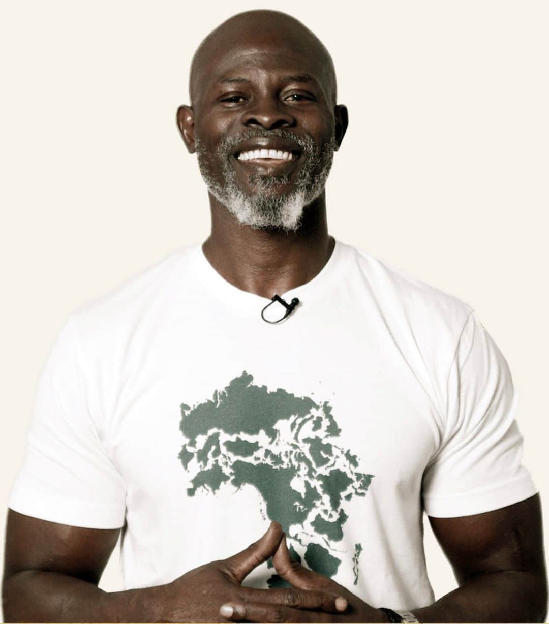 ジャイモン・フンスーのインスタグラム：「“My vision for the Djimon Hounsou Foundation is to champion a visceral connection between the countries of the African diaspora and the motherland and to heal the wounds that slavery left behind.” Be sure to check out our website to learn more about my charity and follow DHF on social platforms to stay up-to-date on our endeavors and ways you could get involved🙏🏿」