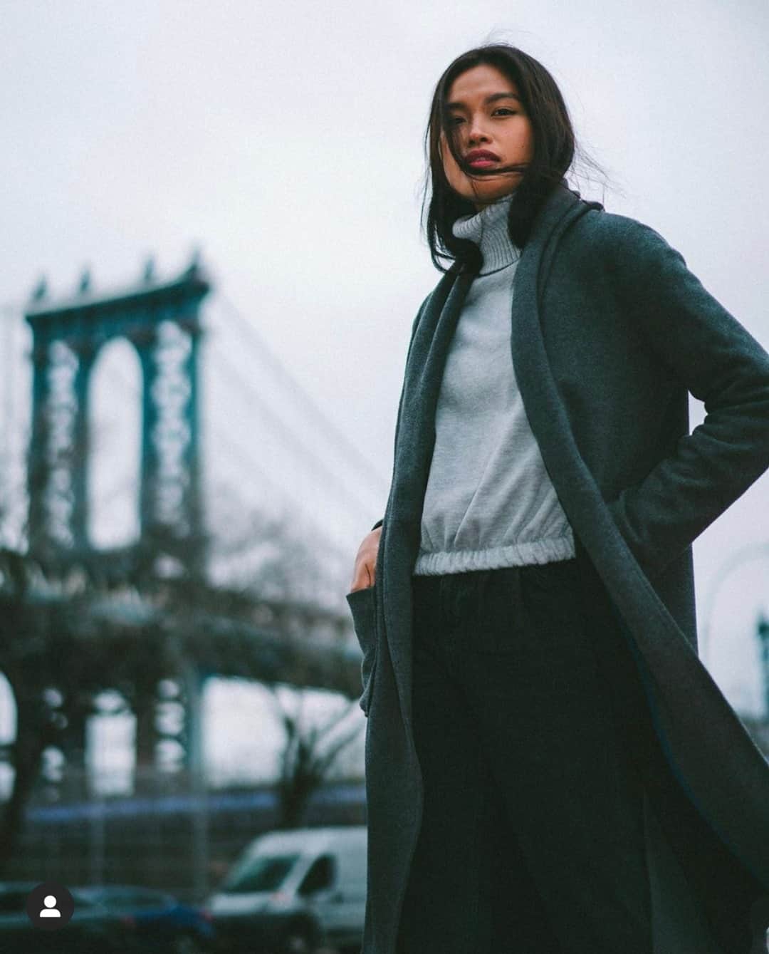 のインスタグラム：「One of our most favorite outerwear pieces on @tugononjanine 🖤  #BAILEY44 #B44STYLE #FALLESSENTIALS #FALLCOLLECTION #AFALLRESET #LINKINBIO #TAPTOSHOP」