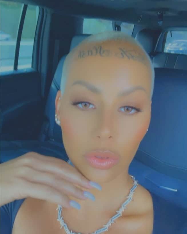 アンバー・ローズのインスタグラム：「Botox by @drjasondiamond 😍」