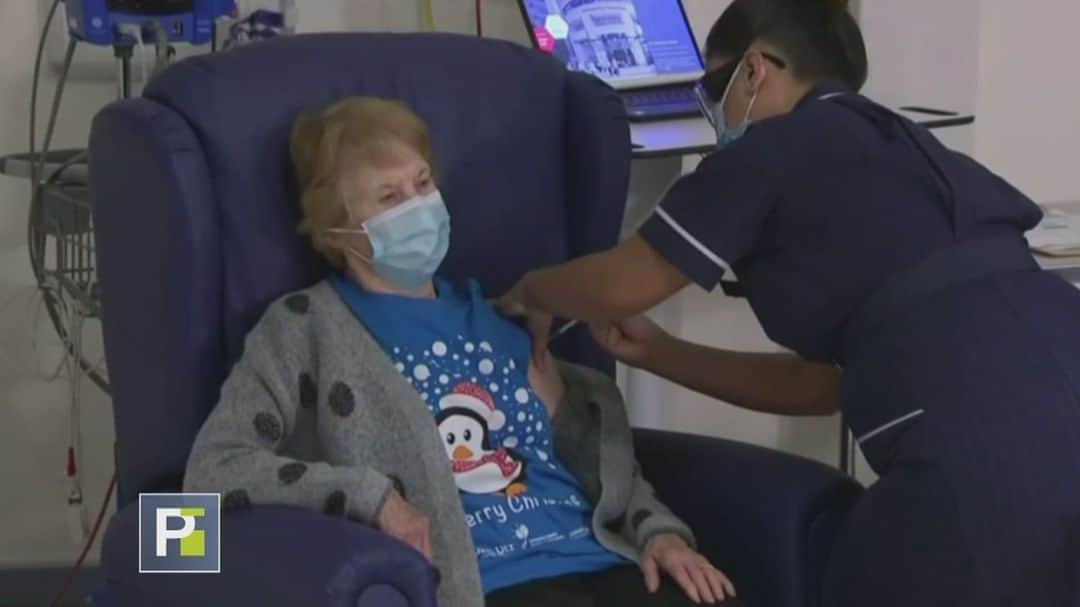 のインスタグラム：「Comienza la vacunación masiva contra el #coronavirus en Gran Bretaña. Una mujer de 90 años fue la primera en recibir este esperado medicamento.  Más esta tarde a las 5pm/4c en #PrimerImpacto.」