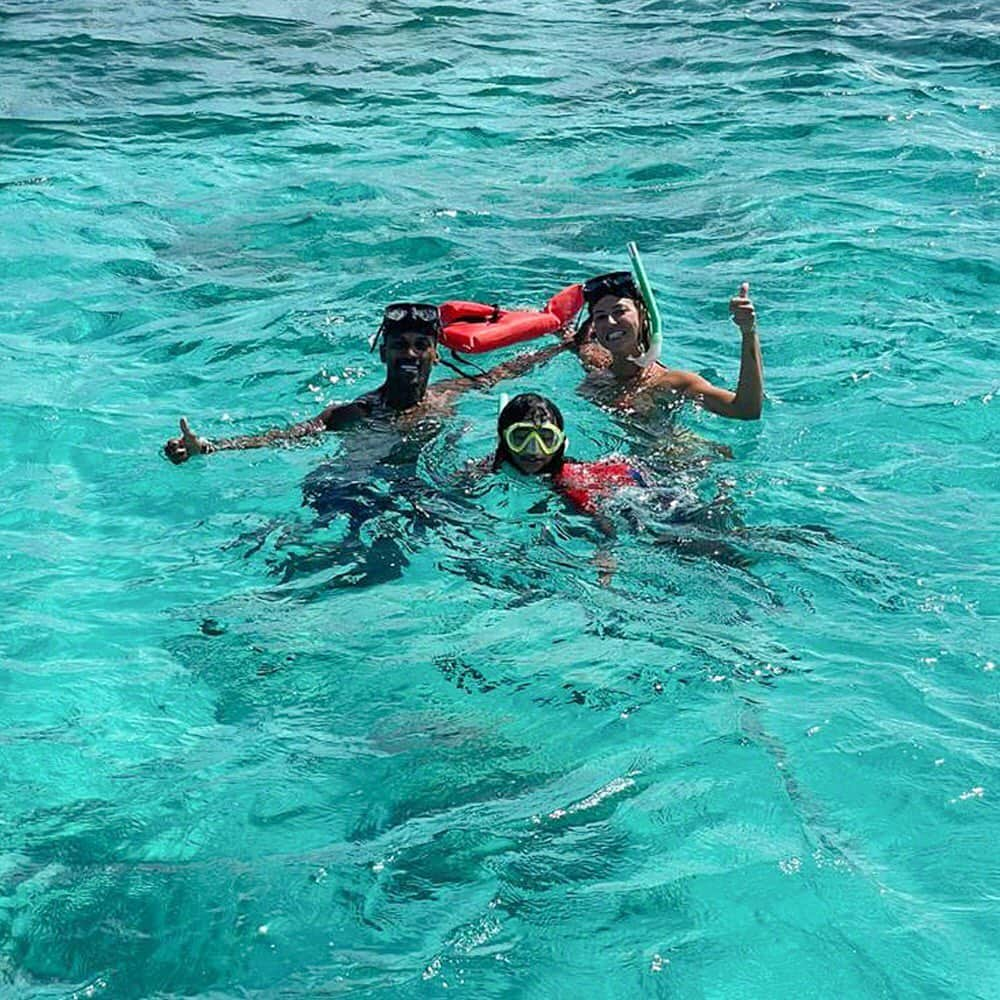 ナニさんのインスタグラム写真 - (ナニInstagram)「☀️🌊🏊🏻‍♂️🐠」12月9日 5時21分 - luisnani