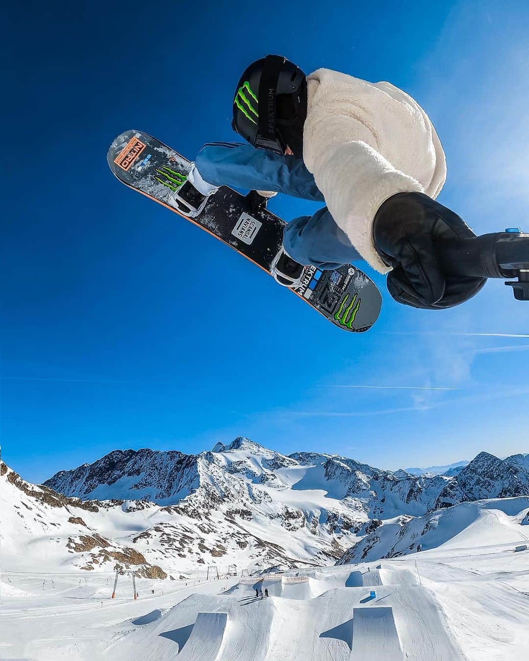 goproさんのインスタグラム写真 - (goproInstagram)「Photo of the Day: Soaring over Stubai with #GoProAthlete @sventhorgren + #GoProHERO9 Black 🏂 ⠀⠀⠀⠀⠀⠀⠀⠀⠀ This holiday season, get $220 savings on a #GoProHERO9 Black, bonus battery, + 64GB SD when you purchase a 1-year subscription to GoPro. Hit the product tag or shop the link in our bio to get started 💰 ⠀⠀⠀⠀⠀⠀⠀⠀⠀ #GoPro #GoProSnow #MoreEverything #Snowboarding #Austria」12月9日 5時49分 - gopro