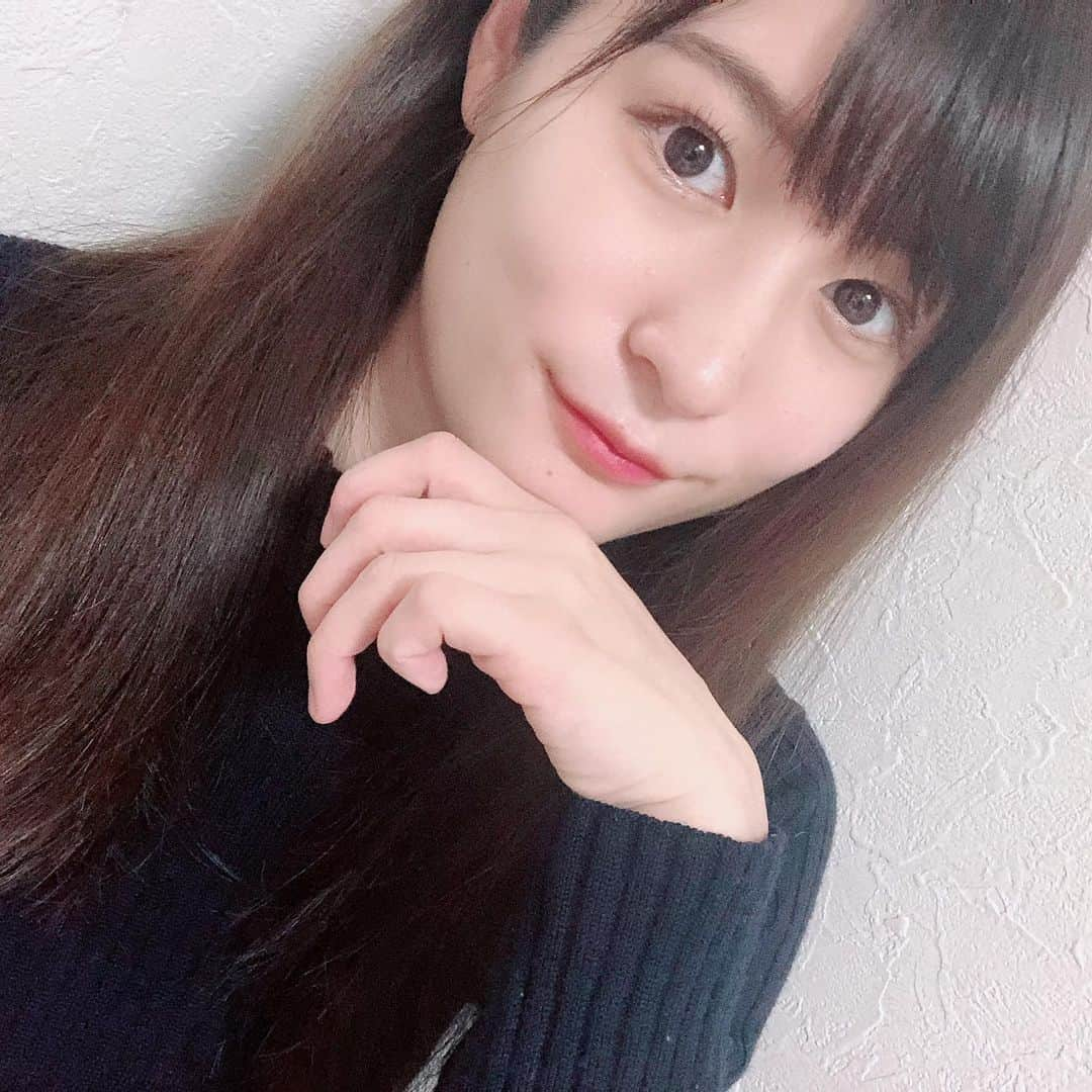 柊みずほさんのインスタグラム写真 - (柊みずほInstagram)「12月8日 . . . 誕生日でした。 たくさんのおめでとうを ありがとう。 駆け抜ける1年、 全力で過ごします。 これからもよろしくねねね #柊みずほ生誕祭 #いつもありがとう #周りの人に恵まれてる #27歳になりました #見えないってよく言われる #年相応のお姉さんになりたい #頑張るしかない   #過去ピク #約1年前 #こんなに髪が短くなるとは #思ってなかったあの頃 #どちらがお好きですか #俳優 #女優 #モデル #タレント #フォロワー募集中 #フォローミー #二度寝します」12月9日 5時50分 - hirg_mzh