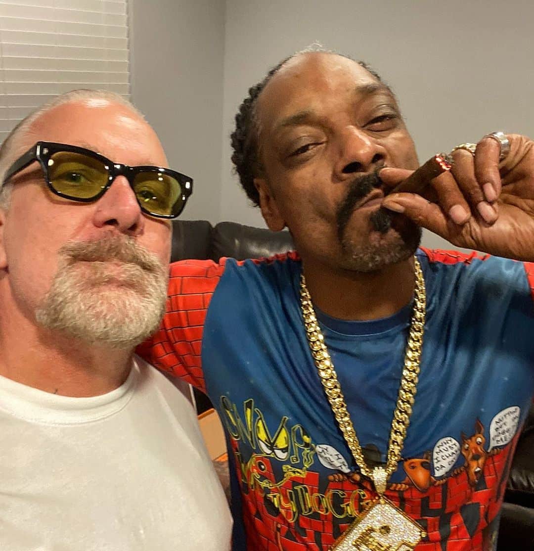 ウエストコーストチョッパーズのインスタグラム：「....... That’s a whole lotta LONG BEACH in one pic🙏🏻🙏🏻  Just FYI in this day and age it is entirely possible. To have different opinions and ideals, and still be friends. All it takes is having an open heart with a touch of empathy. To see someone else’s perspective.  Love you Snoop. Hope to see u again soon. #jessejames  #LBC #LBCLDMF」