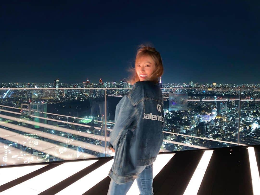 丹野珠里さんのインスタグラム写真 - (丹野珠里Instagram)「✨✨🌃✨✨　→→→  #cyberjapan #junon #shibuyasky #balenciaga #ootd」12月9日 6時00分 - cjd_junon