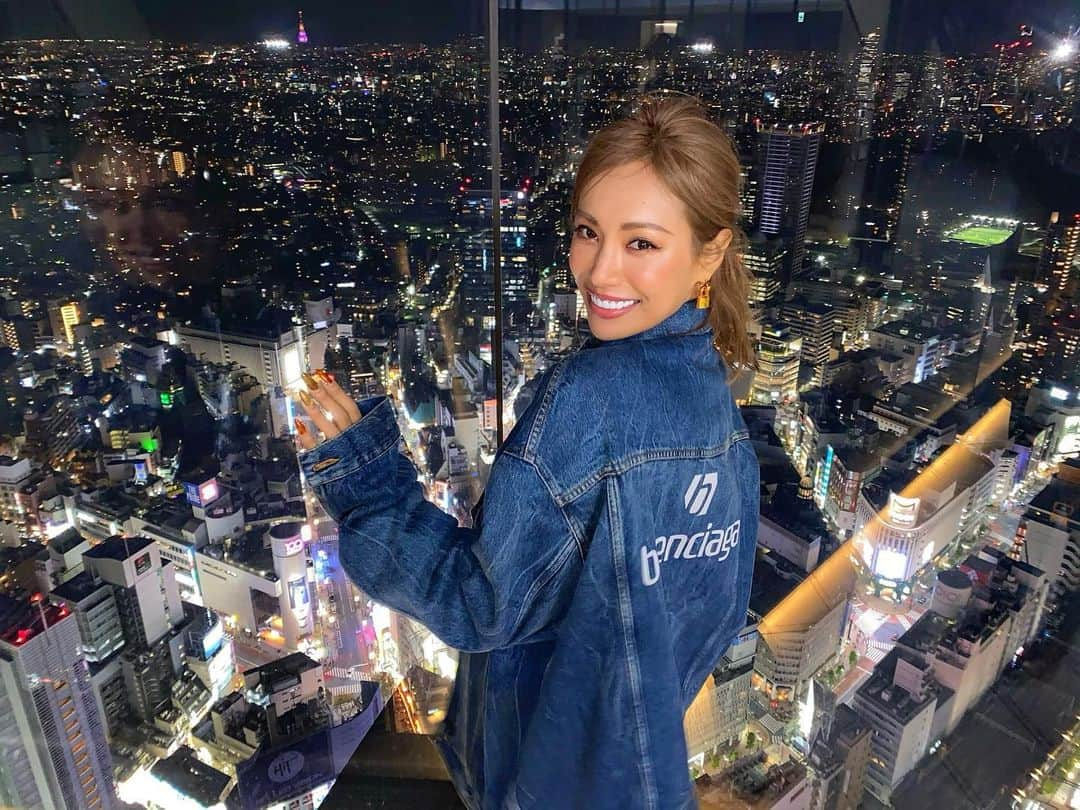 丹野珠里さんのインスタグラム写真 - (丹野珠里Instagram)「✨✨🌃✨✨　→→→  #cyberjapan #junon #shibuyasky #balenciaga #ootd」12月9日 6時00分 - cjd_junon