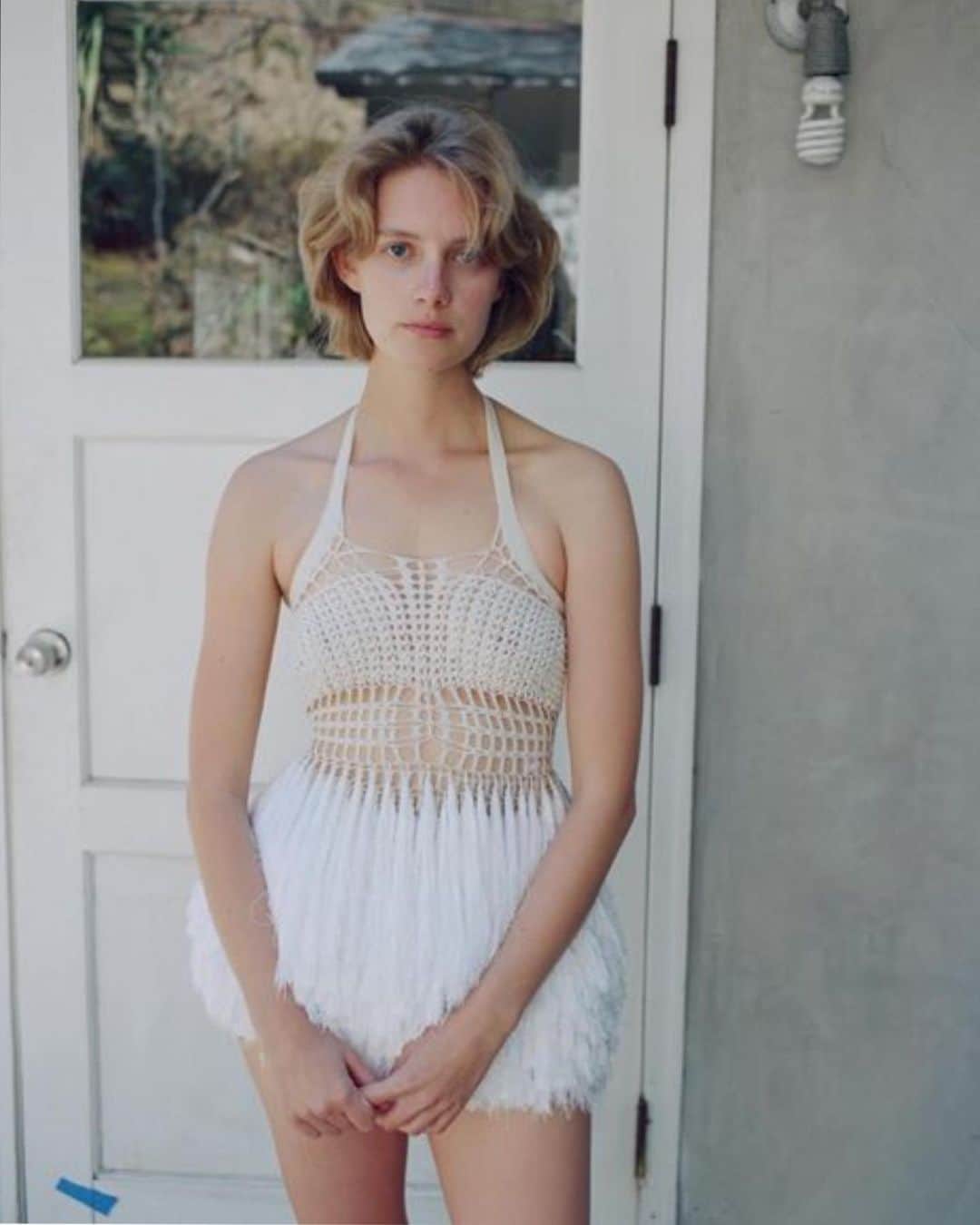 マークファストのインスタグラム：「🤍Ellie by @zoeghertner styled by @franburns for @vogueitalia 🤍」