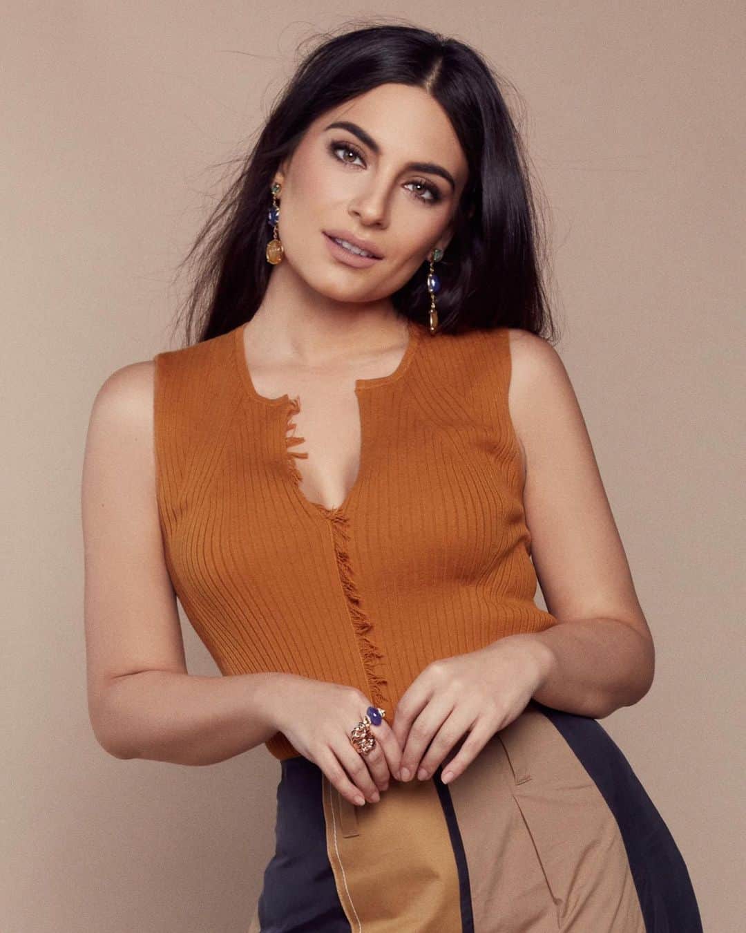 Ana Brenda Contrerasのインスタグラム：「Te mereces el amor que tanto intentas dar a los demás ❤️ /  you deserve the love you keep trying to give to everyone else ✨ ¿ Que les gustaría que pase lo que queda de este año?💋」