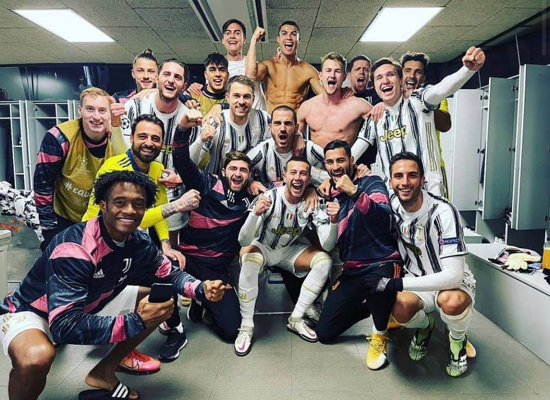 ヴォイチェフ・シュチェスニーのインスタグラム：「Squadra! 🔥🔥🔥 Barcelona 0-3 Juventus!!!」