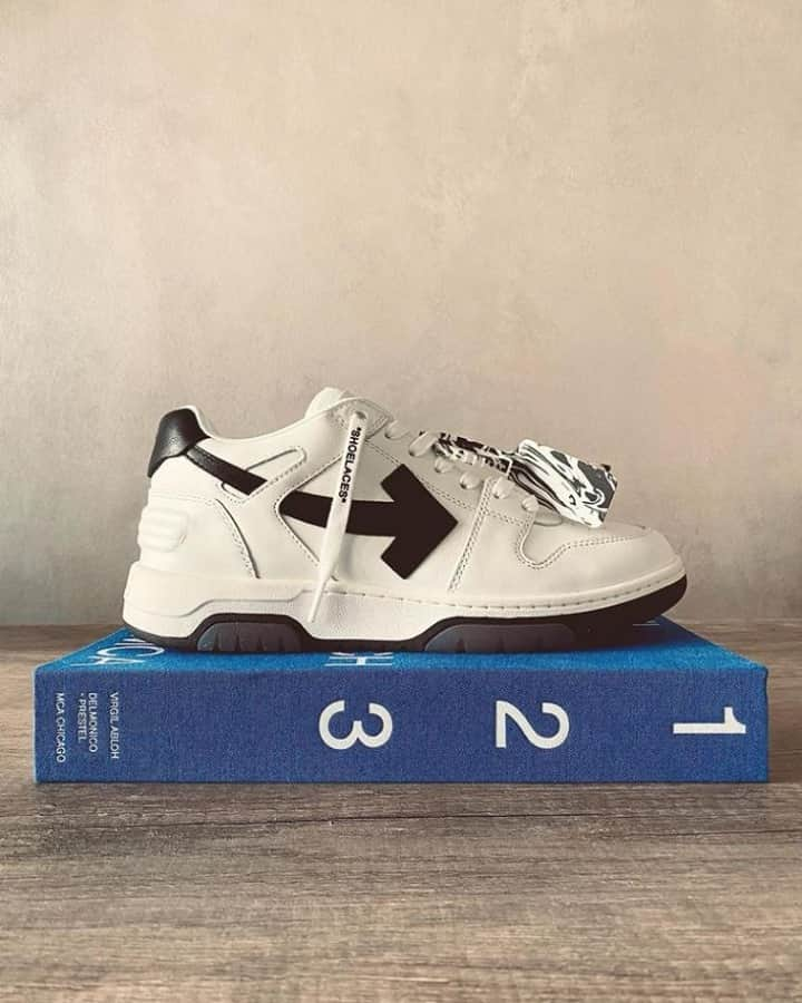 OFF-WHITE C/O VIRGIL ABLOHさんのインスタグラム写真 - (OFF-WHITE C/O VIRGIL ABLOHInstagram)「[found image] Off-White™ "Out Of Office" sneaker via @sirtommy_」12月9日 7時00分 - off____white