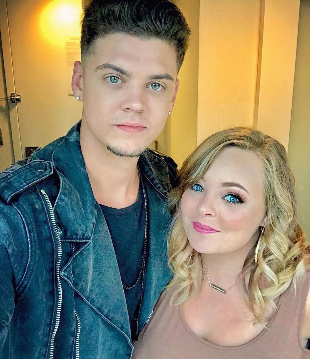 E! Onlineさんのインスタグラム写真 - (E! OnlineInstagram)「#TeenMom's Catelynn Lowell and Tyler Baltierra revealed that she recently suffered a pregnancy loss. 💔 Her emotional message to fellow parents is at the link in our bio. (📷: Instagram)」12月9日 7時16分 - enews